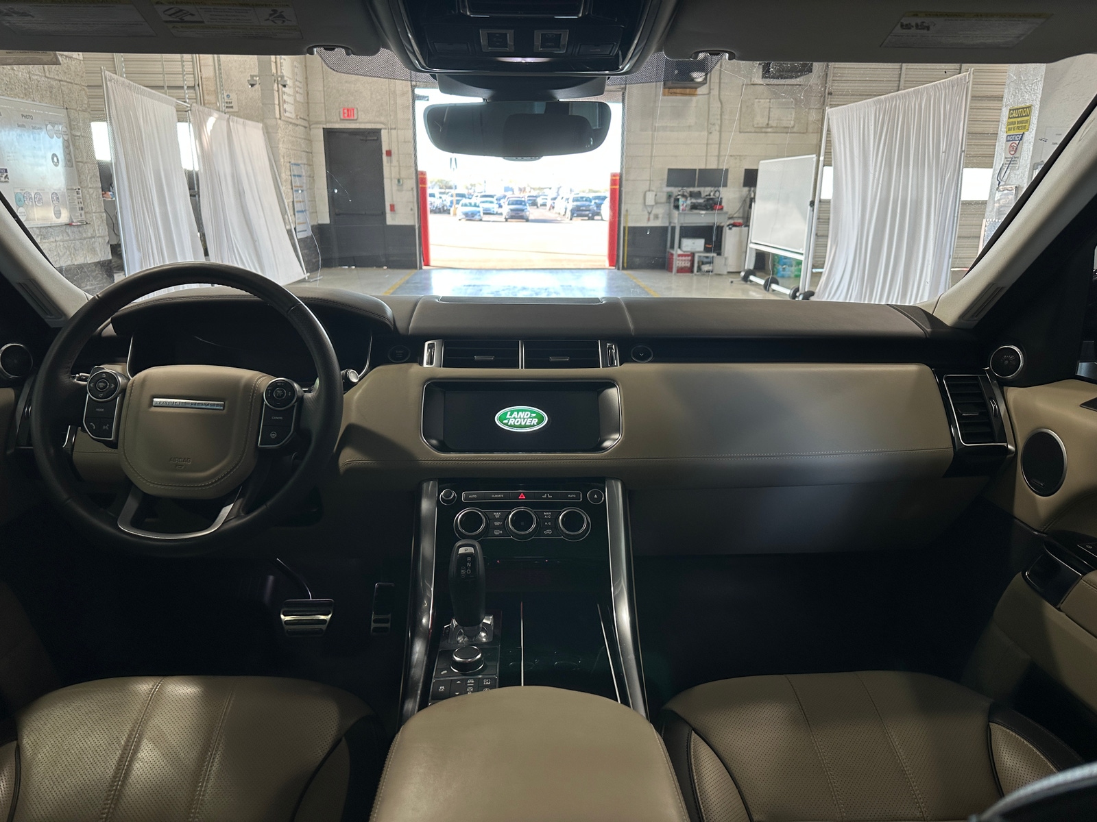 Thumbnail: 2017 Land Rover Range Rover Sport - 2