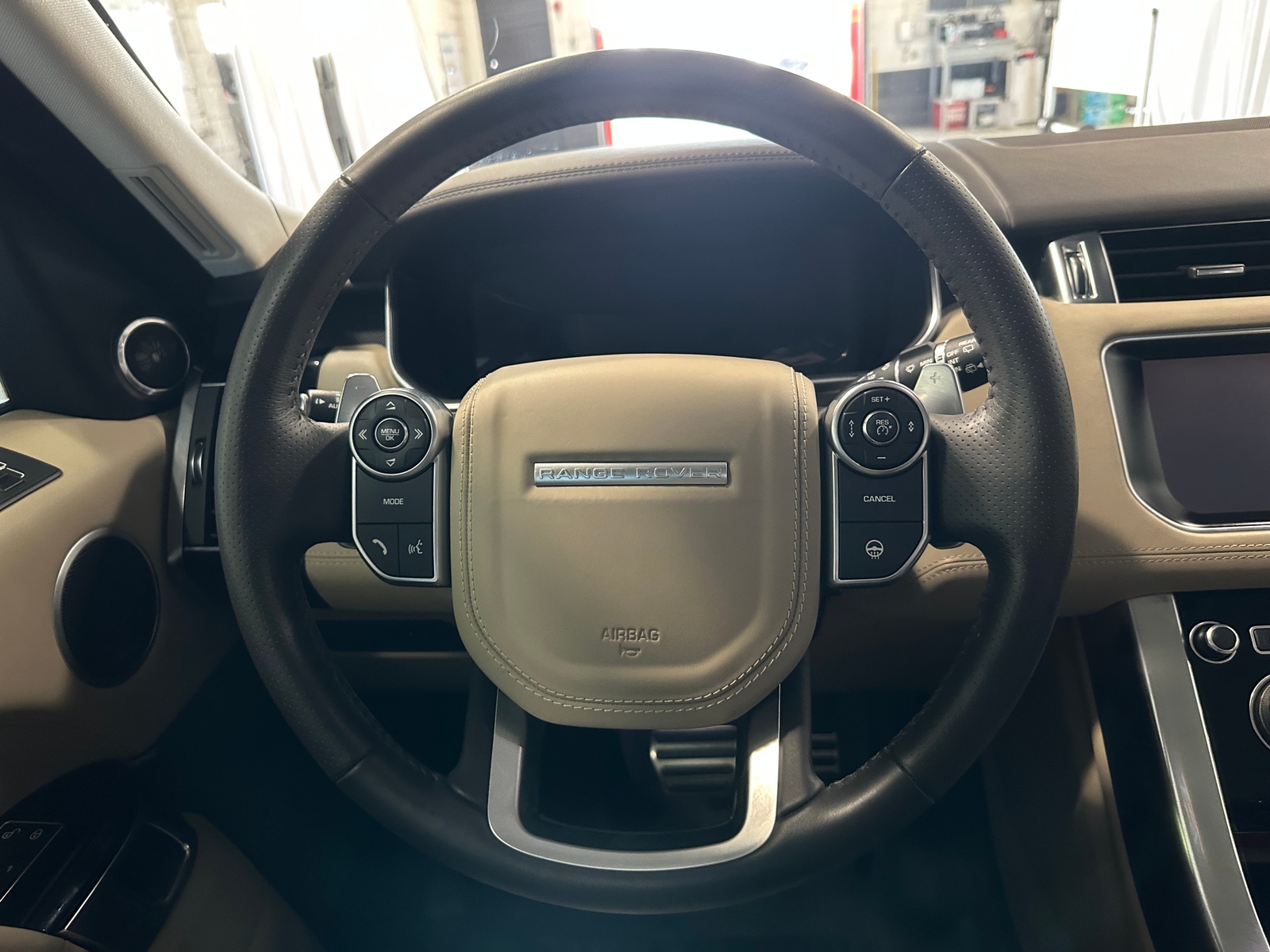 Thumbnail: 2017 Land Rover Range Rover Sport - 4