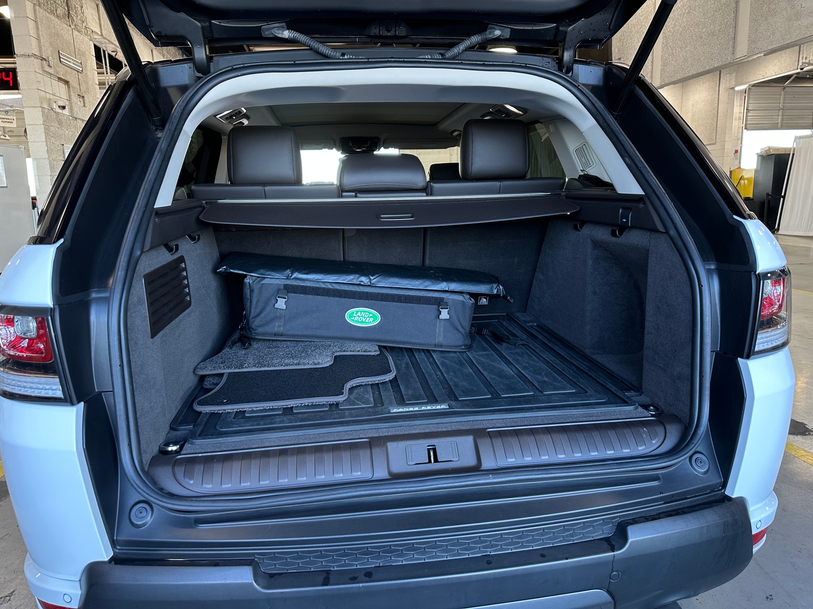 Thumbnail: 2017 Land Rover Range Rover Sport - 6