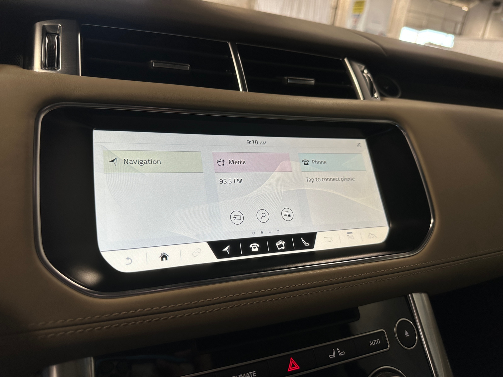 Thumbnail: 2017 Land Rover Range Rover Sport - 3