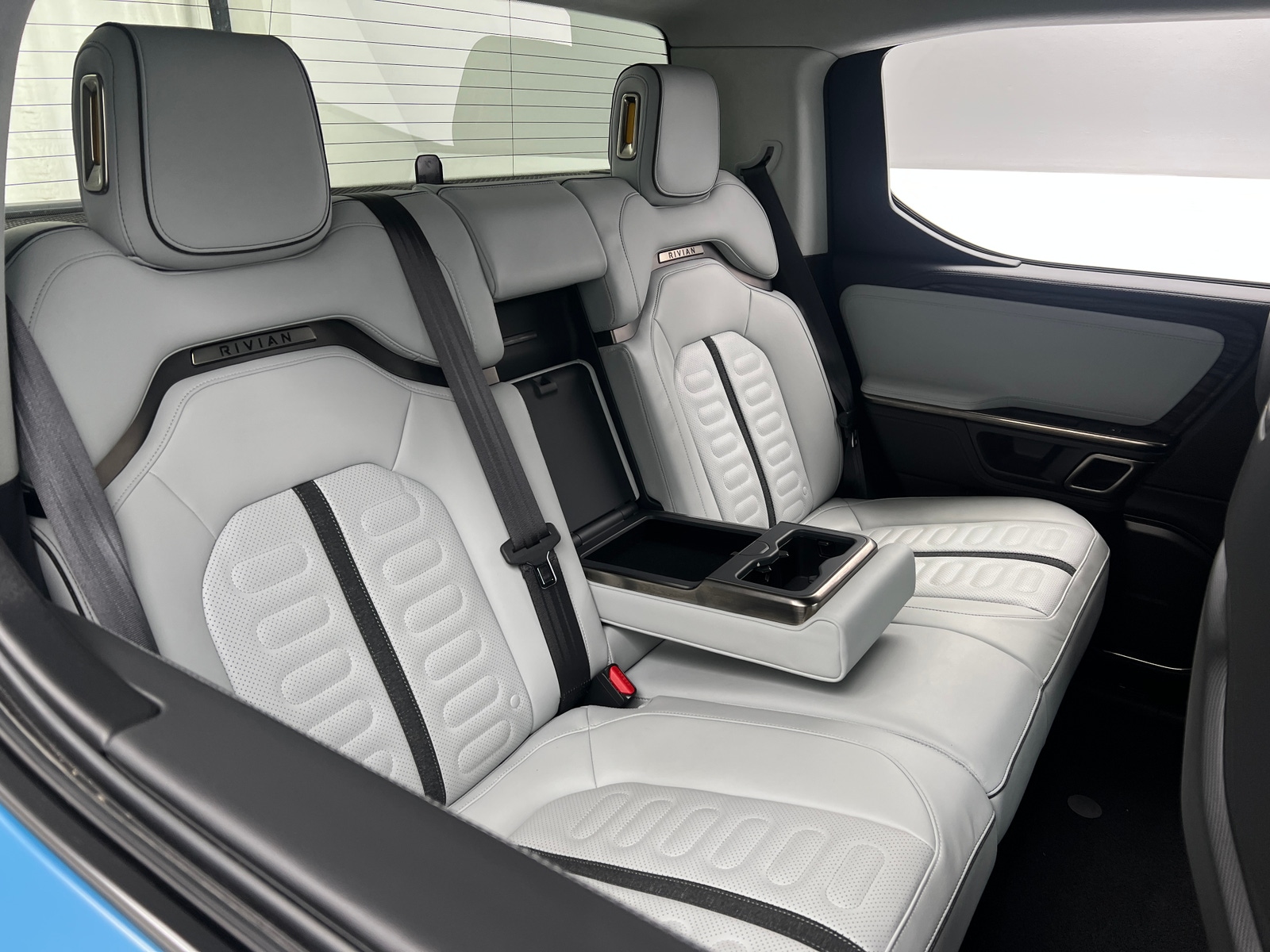 Thumbnail: 2022 Rivian R1T - 5