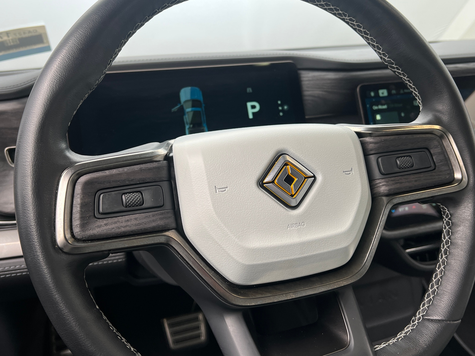 Thumbnail: 2022 Rivian R1T - 4