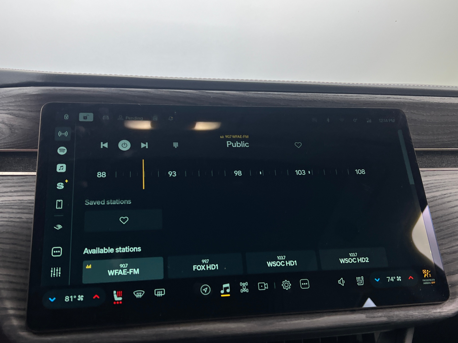 Thumbnail: 2022 Rivian R1T - 3