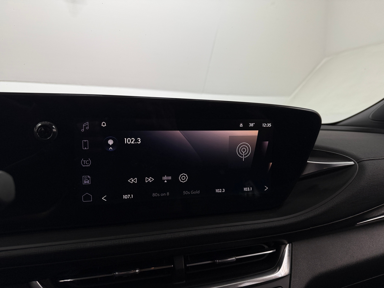 Thumbnail: 2024 Buick Envista - 3