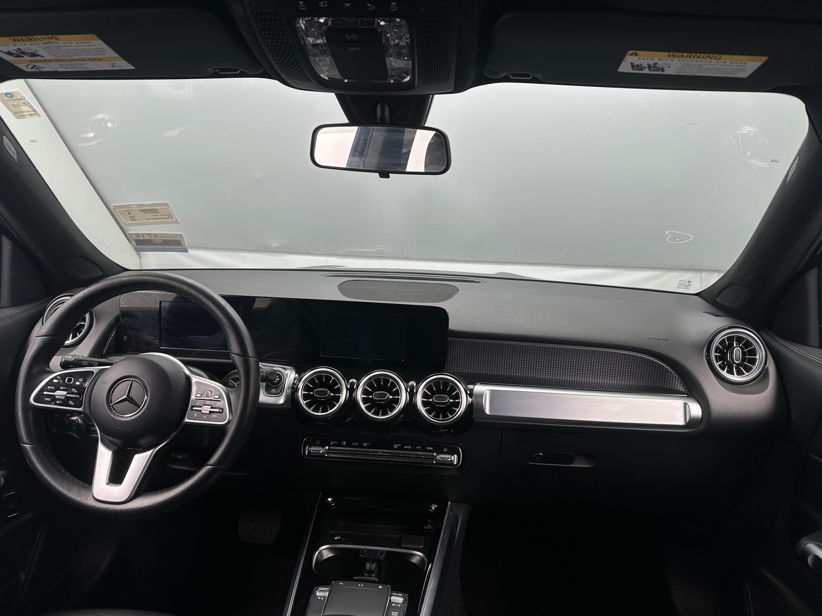 Thumbnail: 2022 Mercedes-Benz GLB - 2