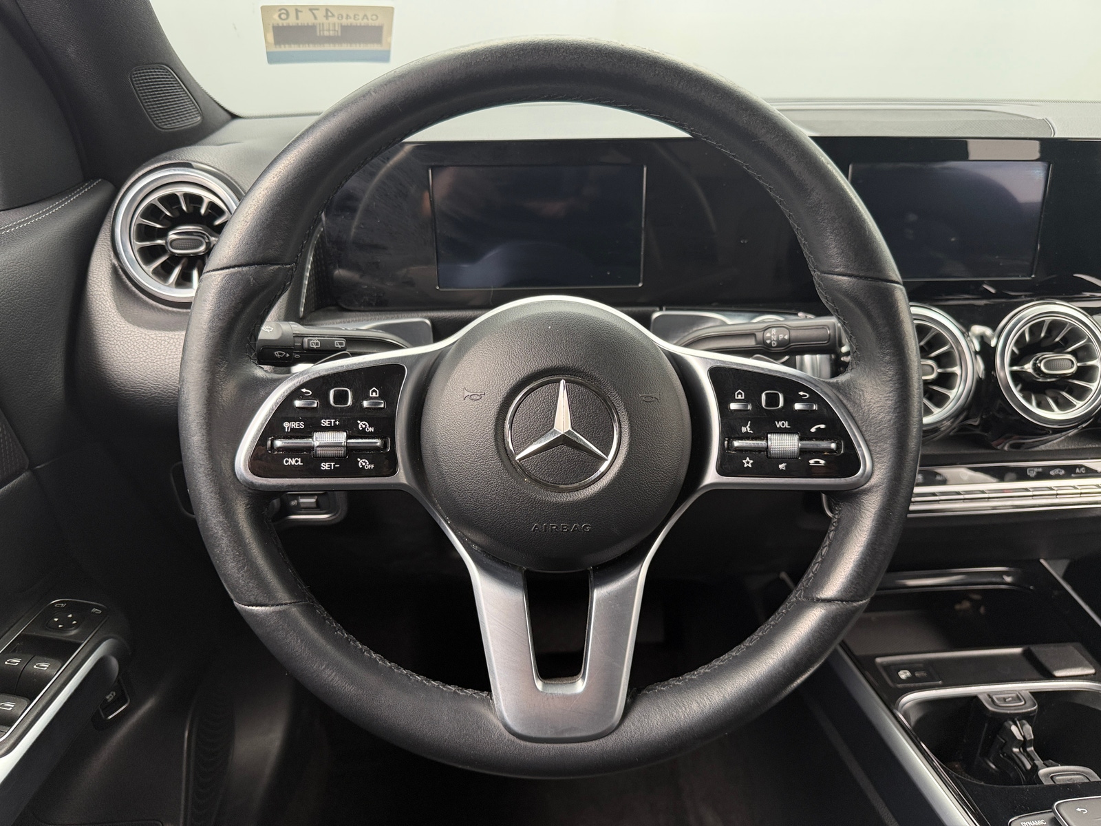 Thumbnail: 2022 Mercedes-Benz GLB - 4