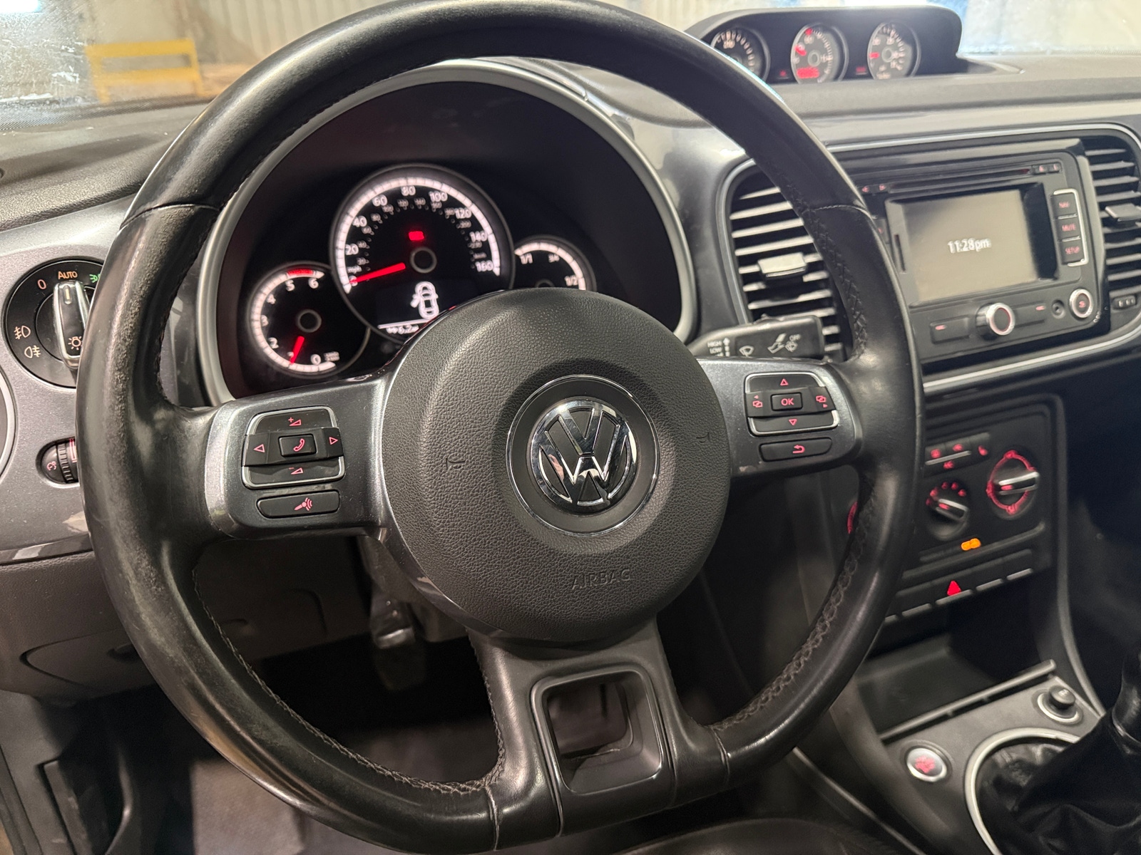 Thumbnail: 2013 Volkswagen Beetle - 4