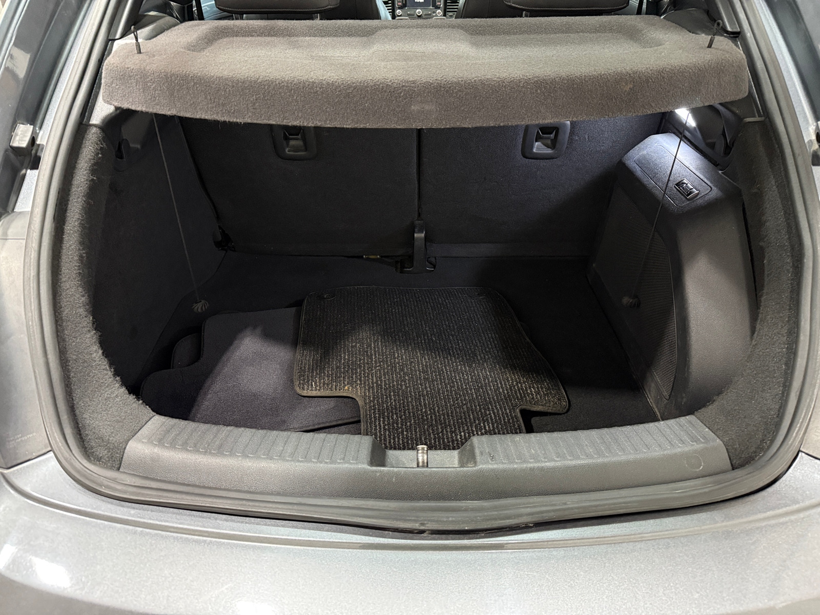 Thumbnail: 2013 Volkswagen Beetle - 6