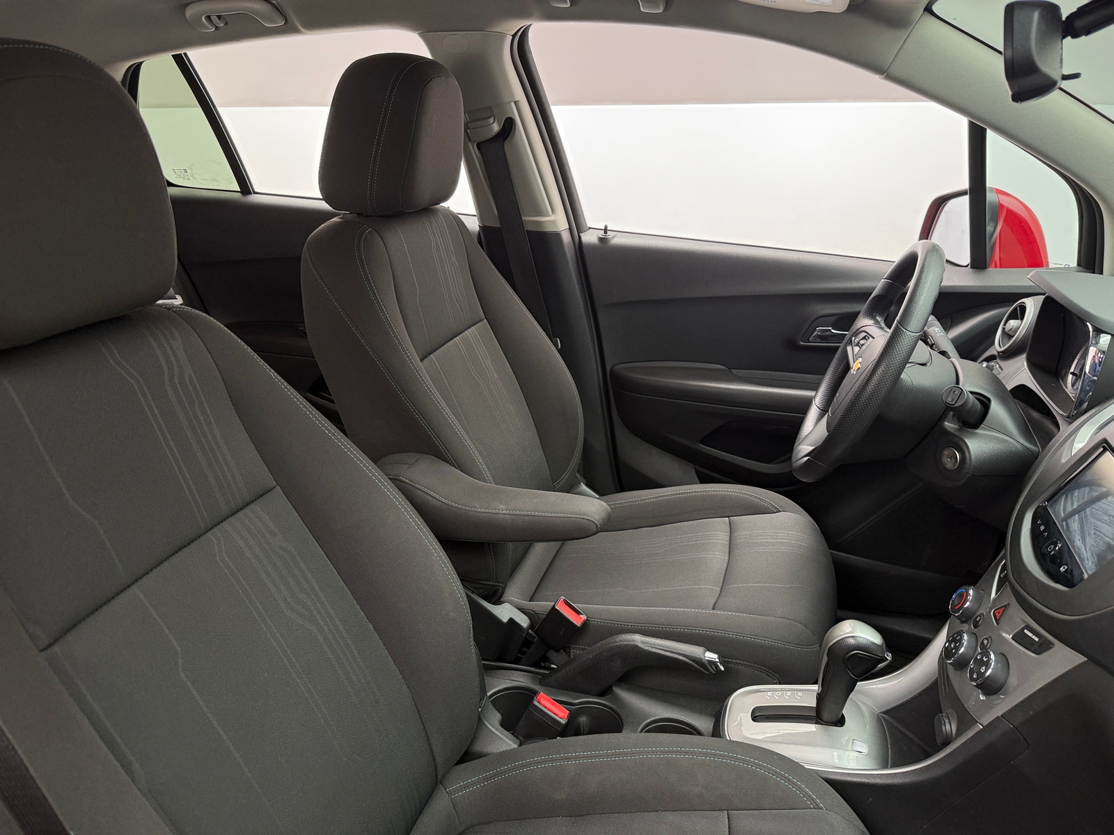 Thumbnail: 2016 Chevrolet Trax - 2