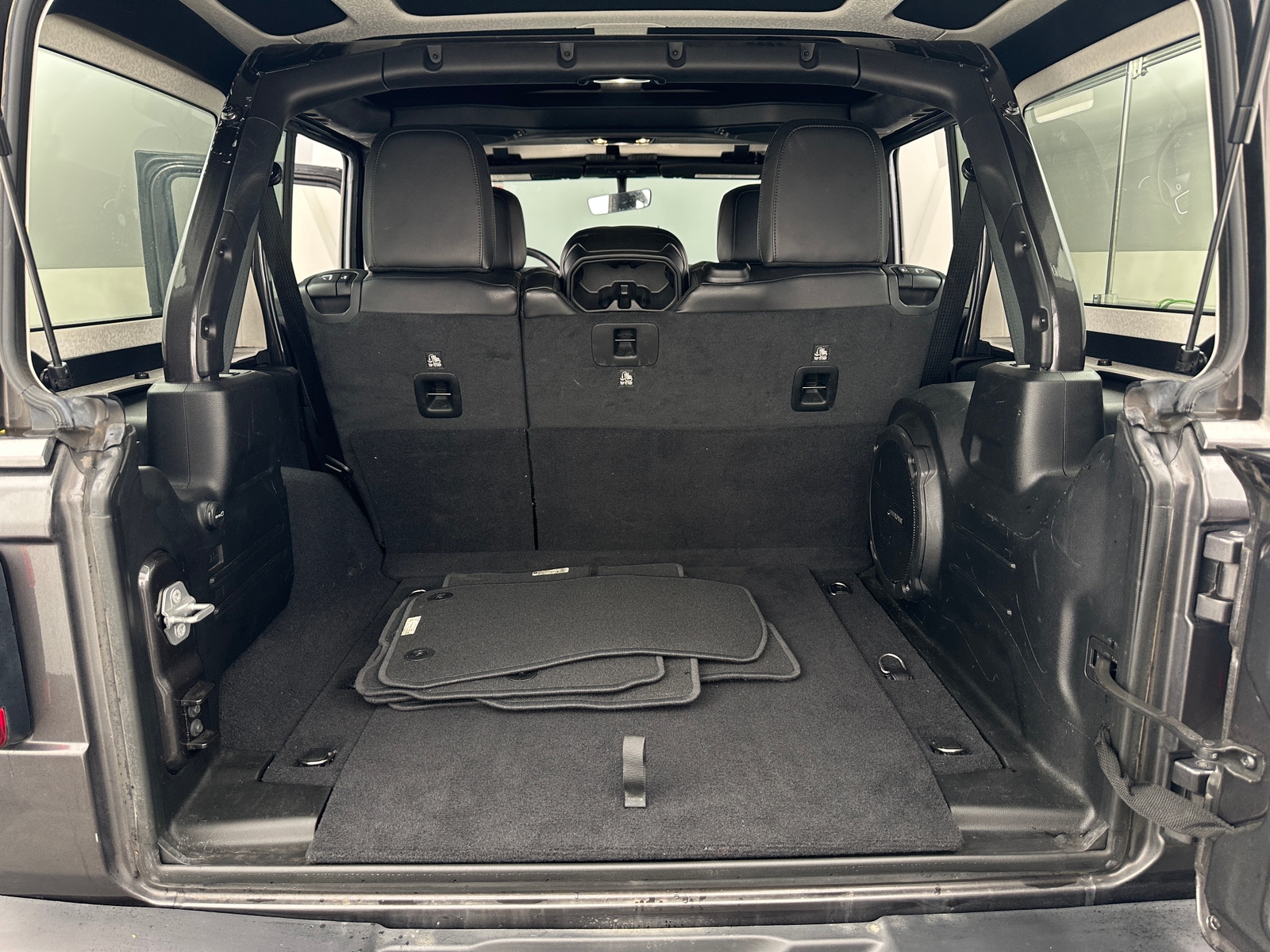 Thumbnail: 2020 Jeep Wrangler - 7