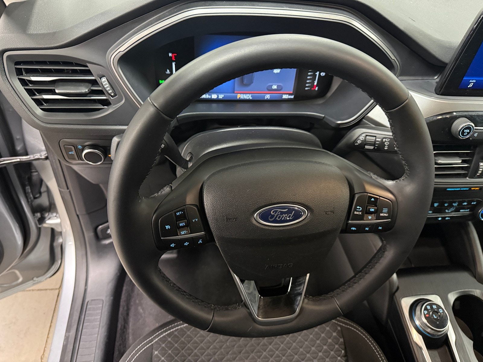 Thumbnail: 2023 Ford Escape - 5