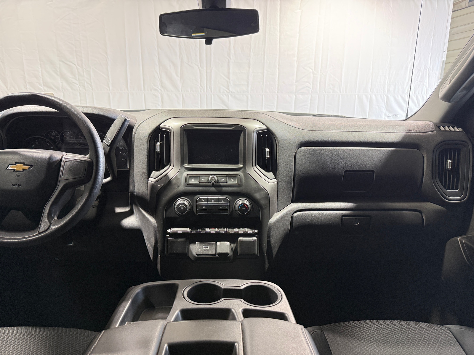 Thumbnail: 2020 Chevrolet Silverado 1500 - 3