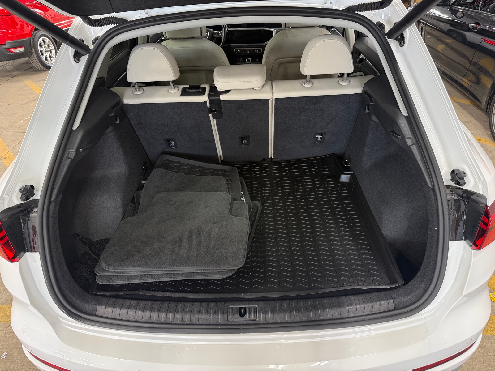 Thumbnail: 2020 Audi Q3 - 6