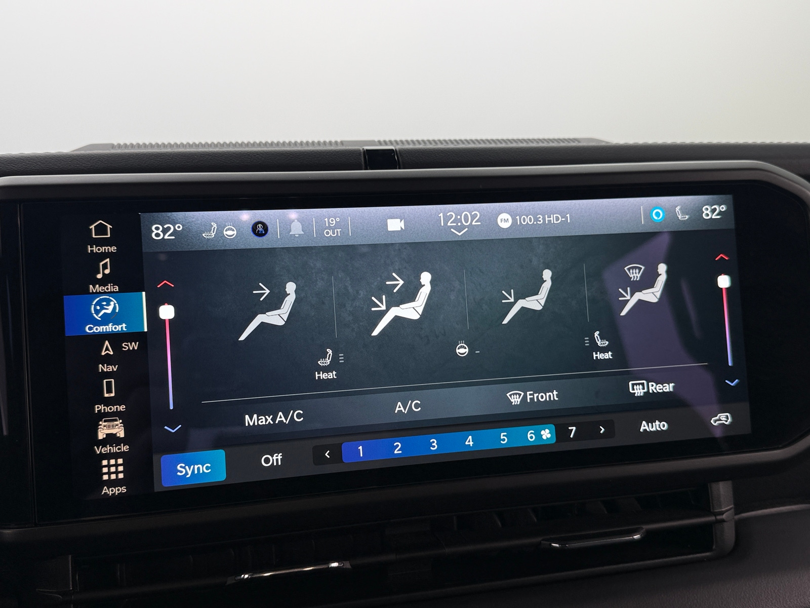 Thumbnail: 2025 Jeep Wrangler - 3