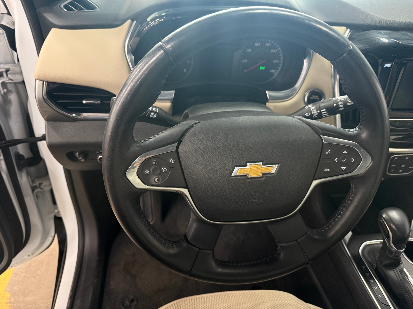 Thumbnail: 2022 Chevrolet Traverse - 5