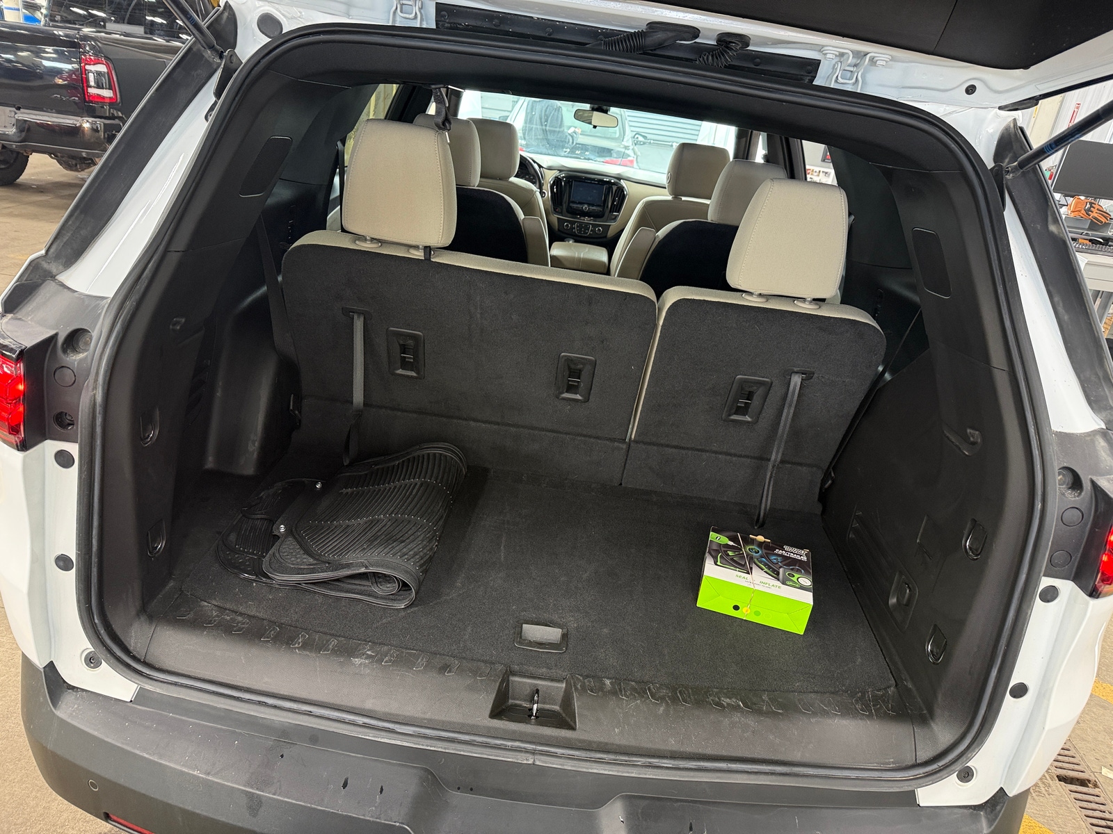 Thumbnail: 2022 Chevrolet Traverse - 7