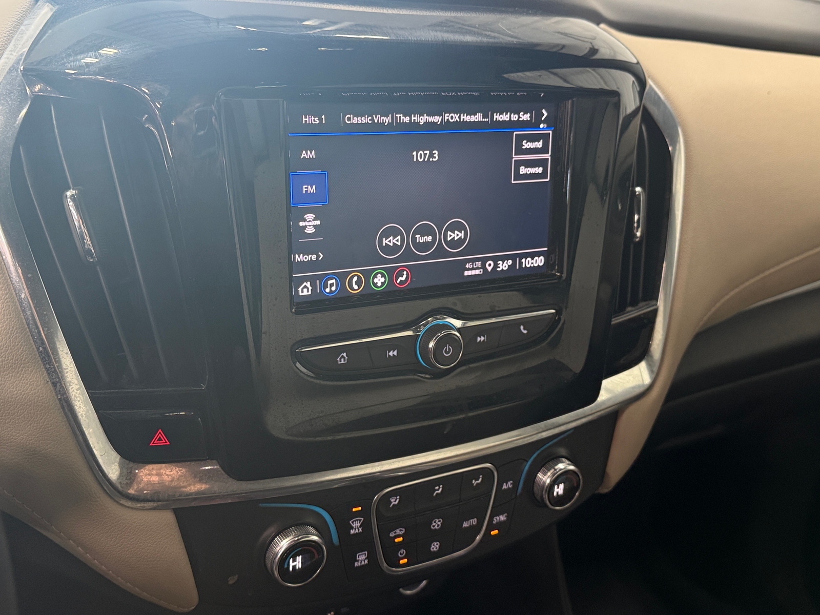 Thumbnail: 2022 Chevrolet Traverse - 4