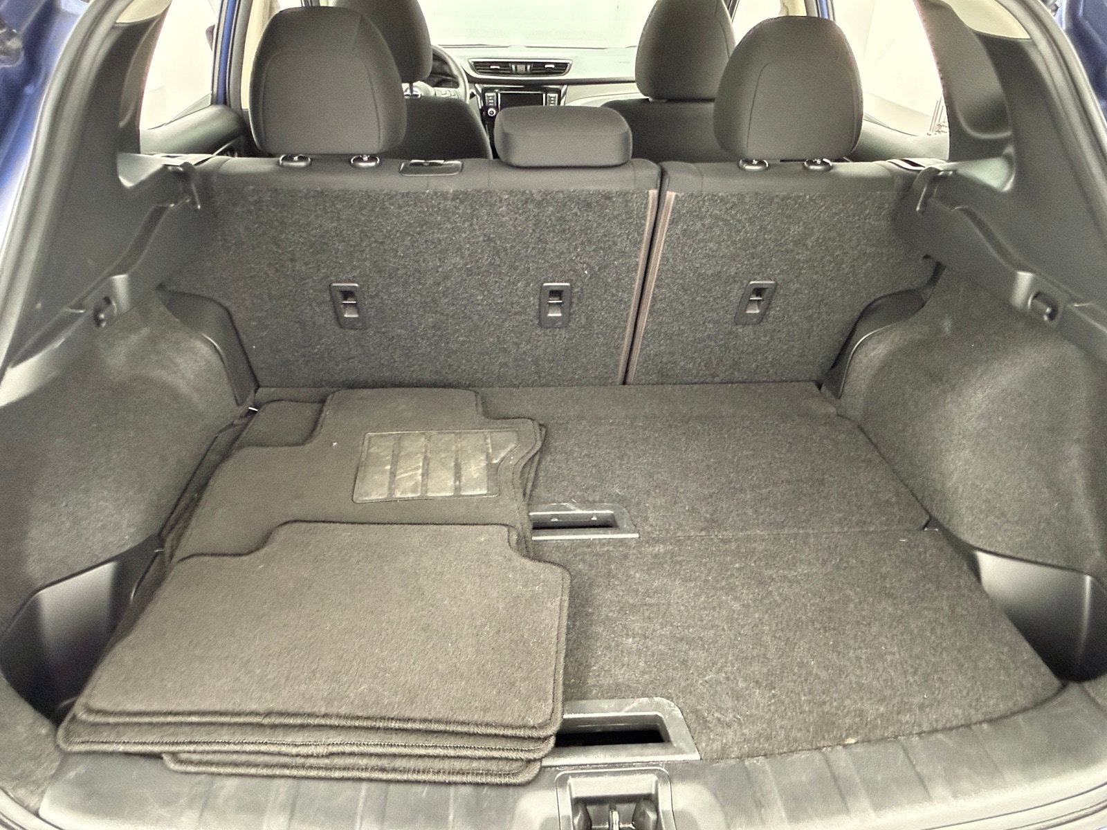 Thumbnail: 2021 Nissan Rogue Sport - 7