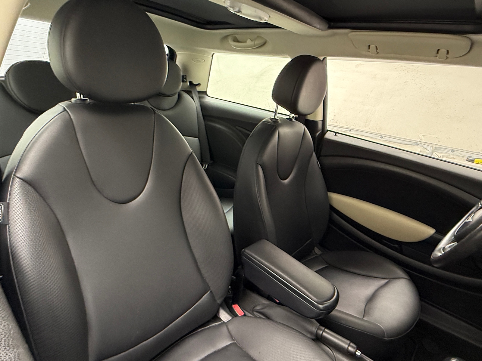 Thumbnail: 2013 MINI Cooper Hardtop - 2