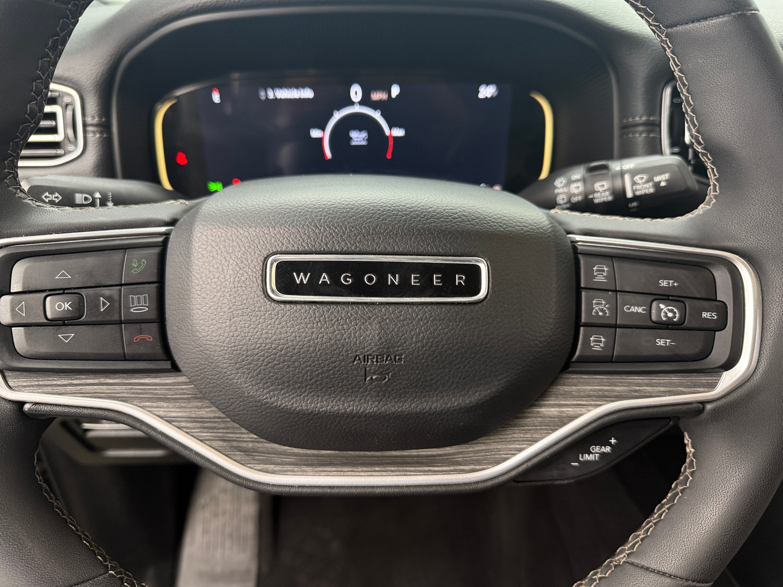 Thumbnail: 2024 Jeep Wagoneer - 4