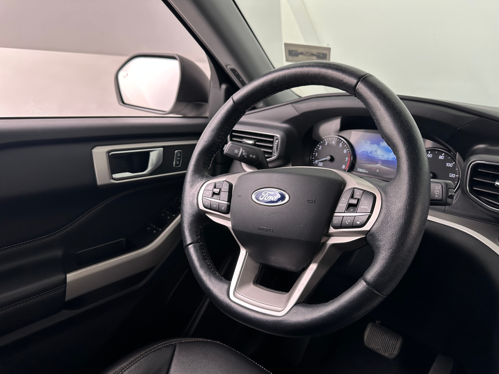 Thumbnail: 2021 Ford Explorer - 4