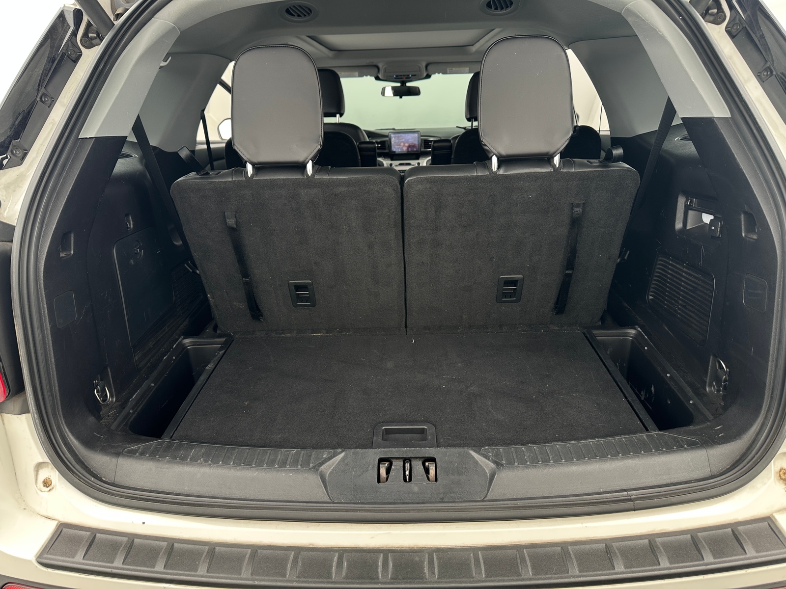 Thumbnail: 2021 Ford Explorer - 6