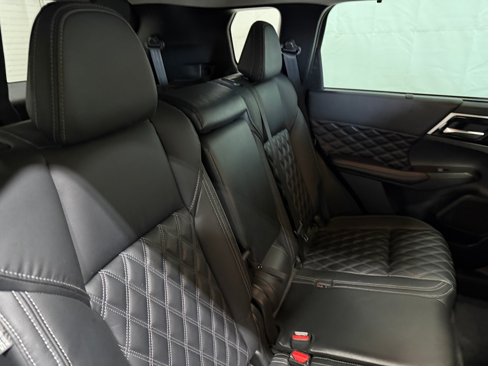 Thumbnail: 2023 Mitsubishi Outlander - 5