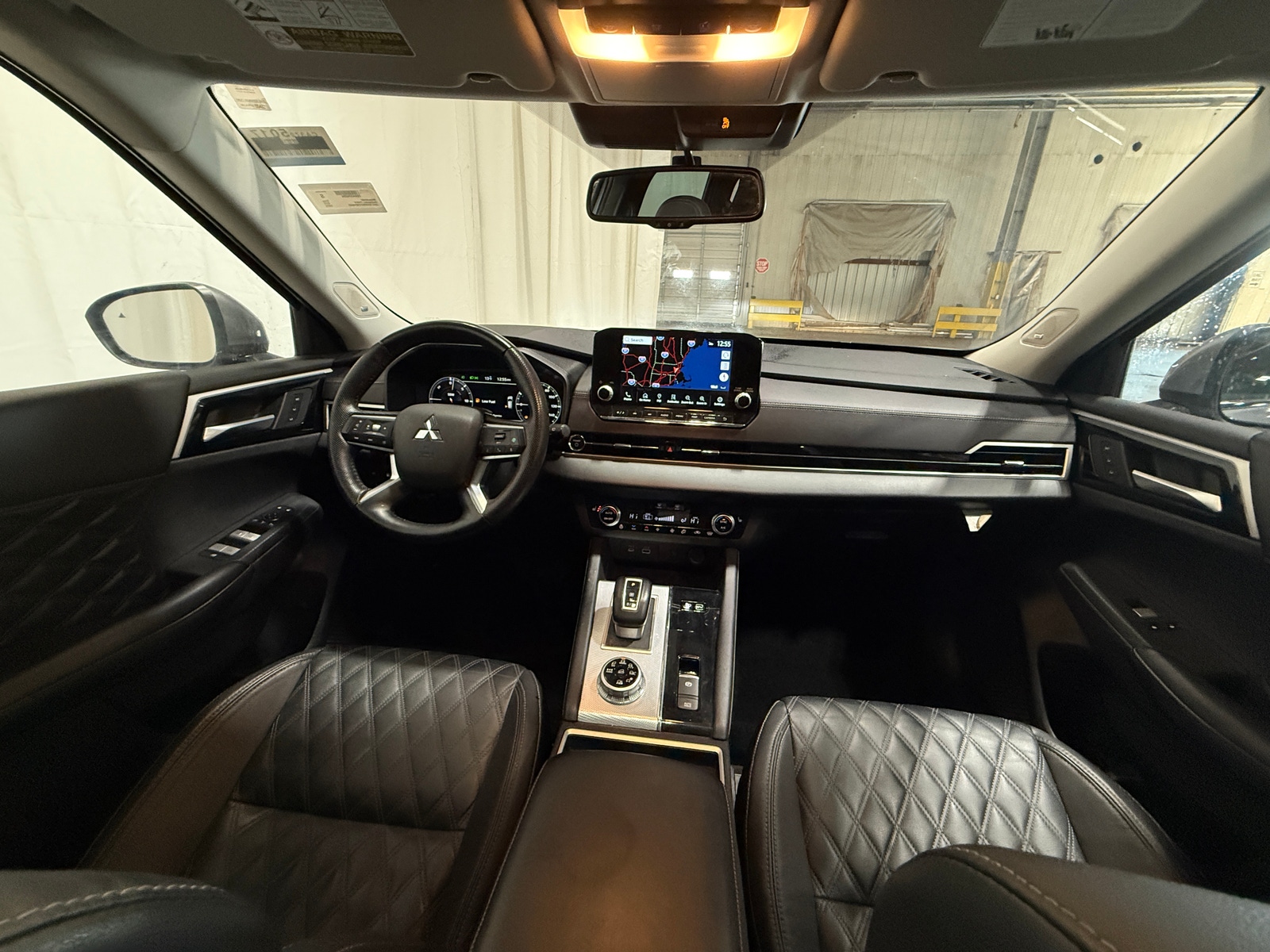 Thumbnail: 2023 Mitsubishi Outlander - 2