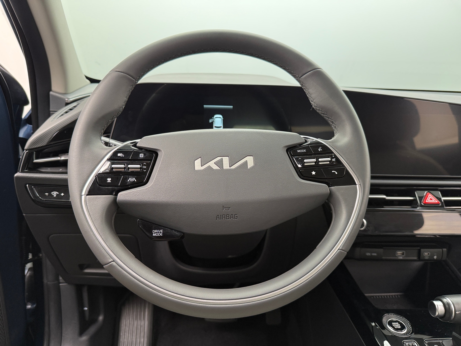 Thumbnail: 2025 Kia Niro - 4