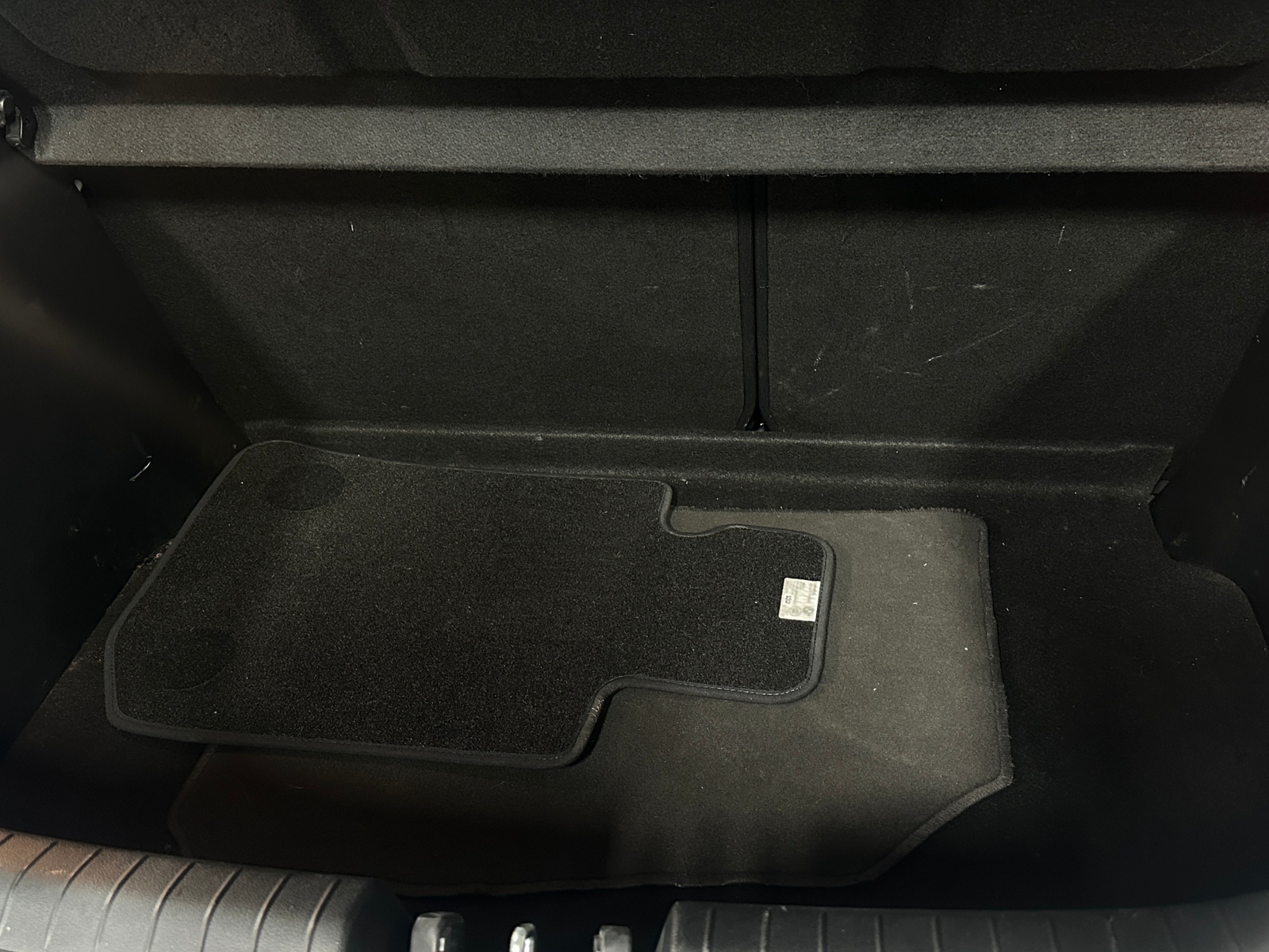 Thumbnail: 2019 Hyundai Veloster - 4