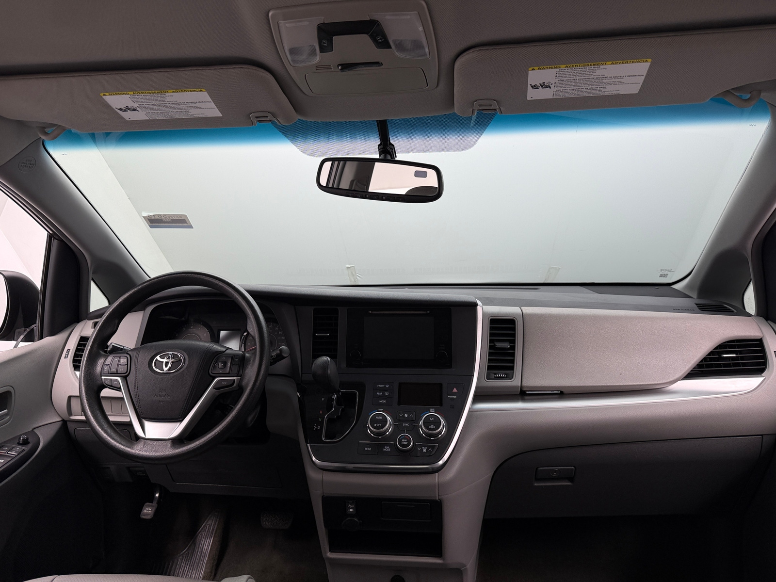 Thumbnail: 2015 Toyota Sienna - 3