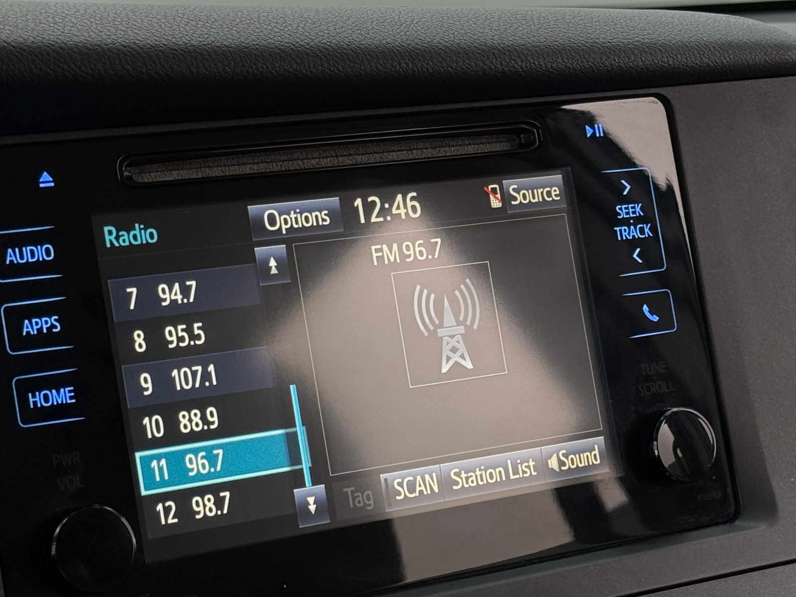 Thumbnail: 2015 Toyota Sienna - 4