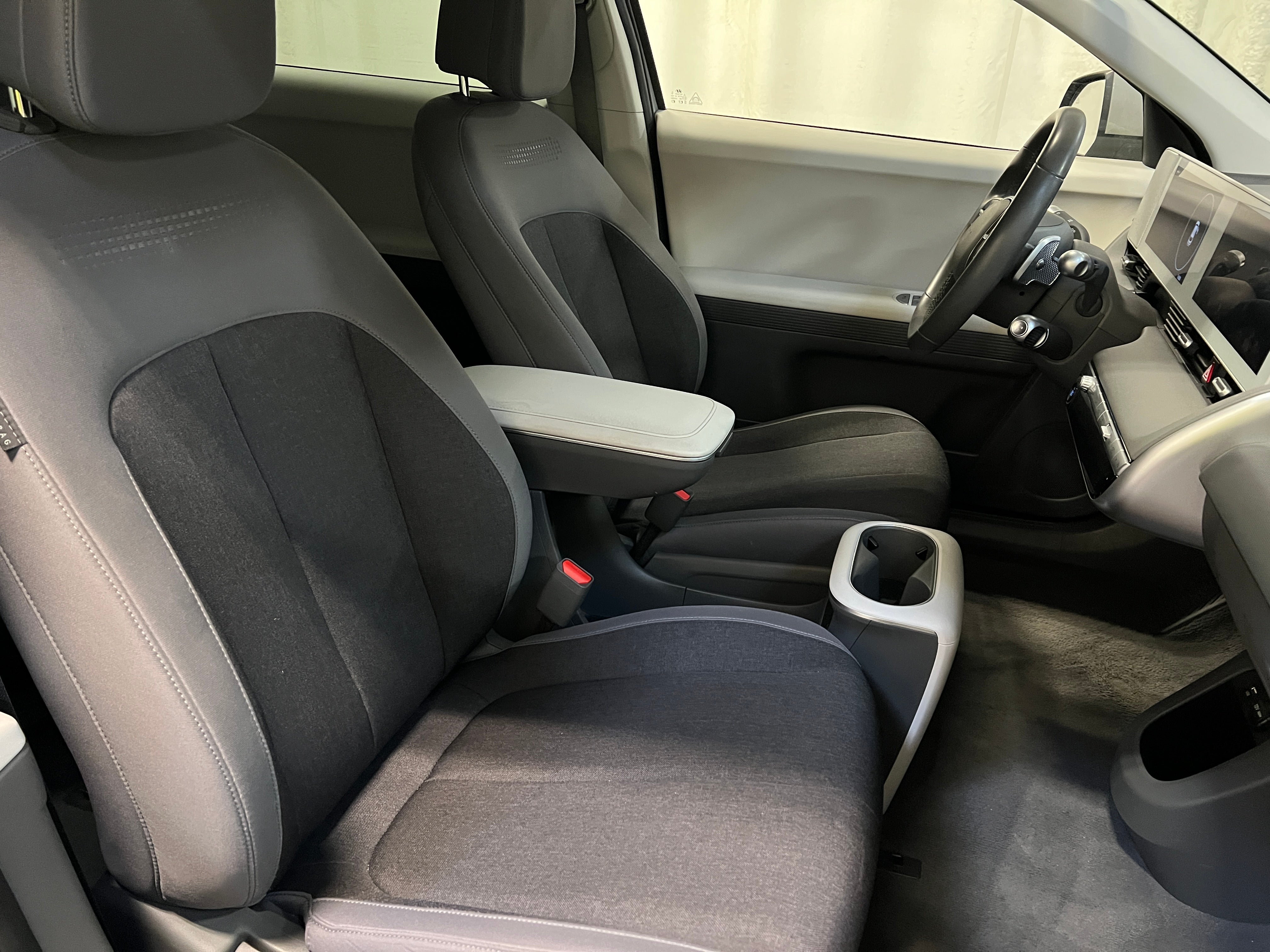 Used 2023 Hyundai IONIQ 5 SE with VIN KM8KMDAF8PU204860 for sale in Oak Creek, WI