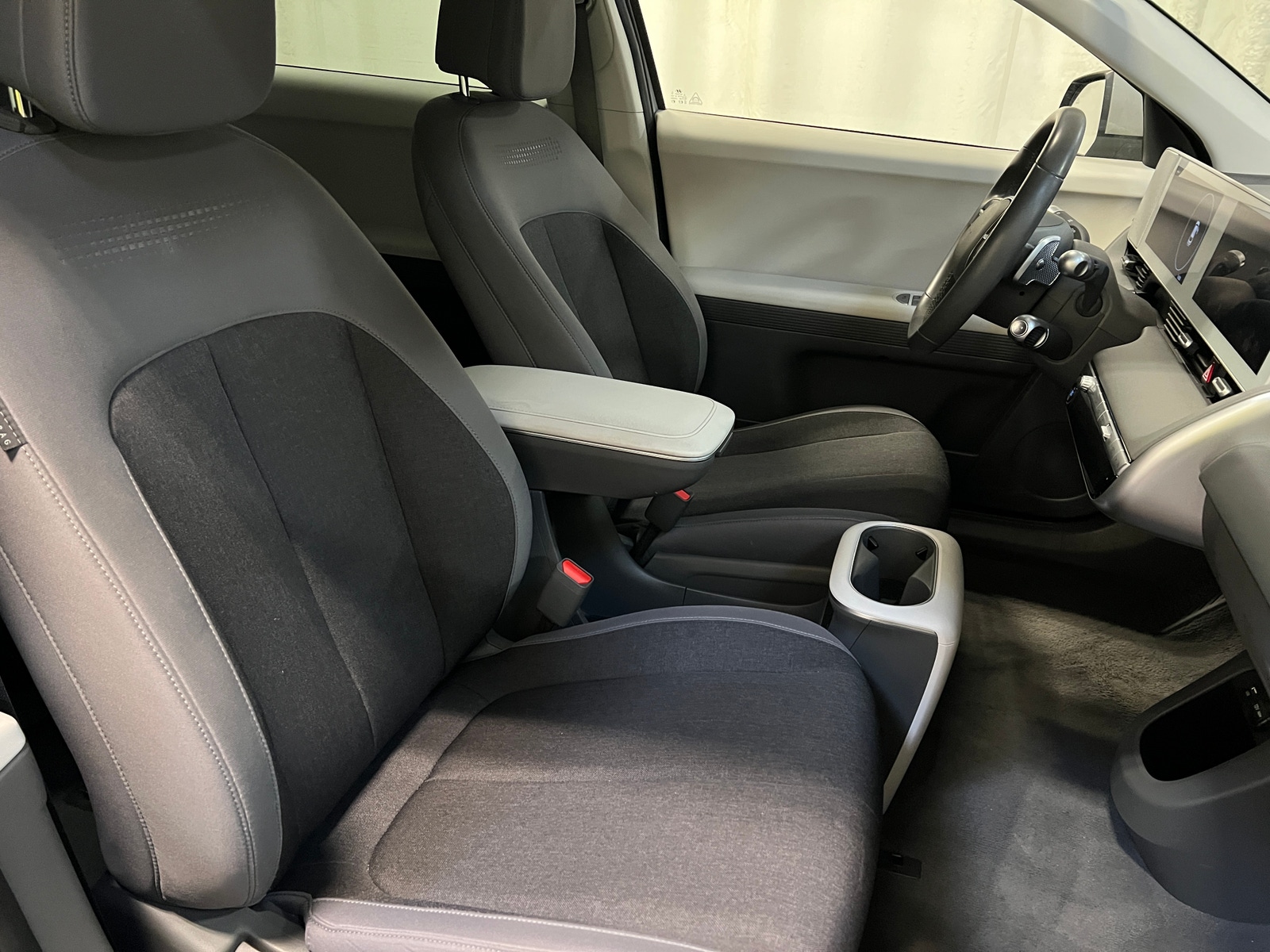 Thumbnail: 2023 Hyundai Ioniq 5 - 2