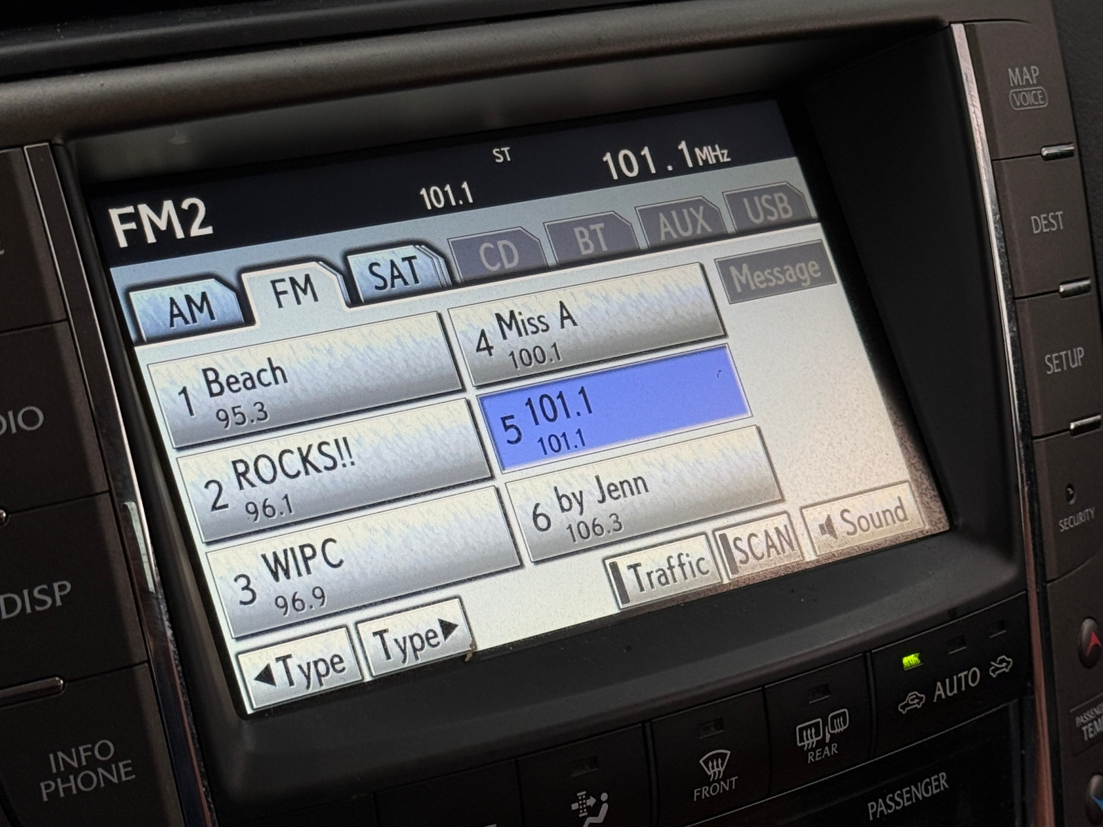 Thumbnail: 2012 Lexus IS - 3