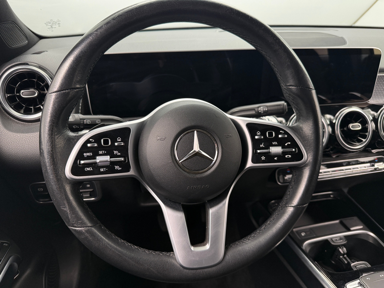 Thumbnail: 2020 Mercedes-Benz GLB - 4