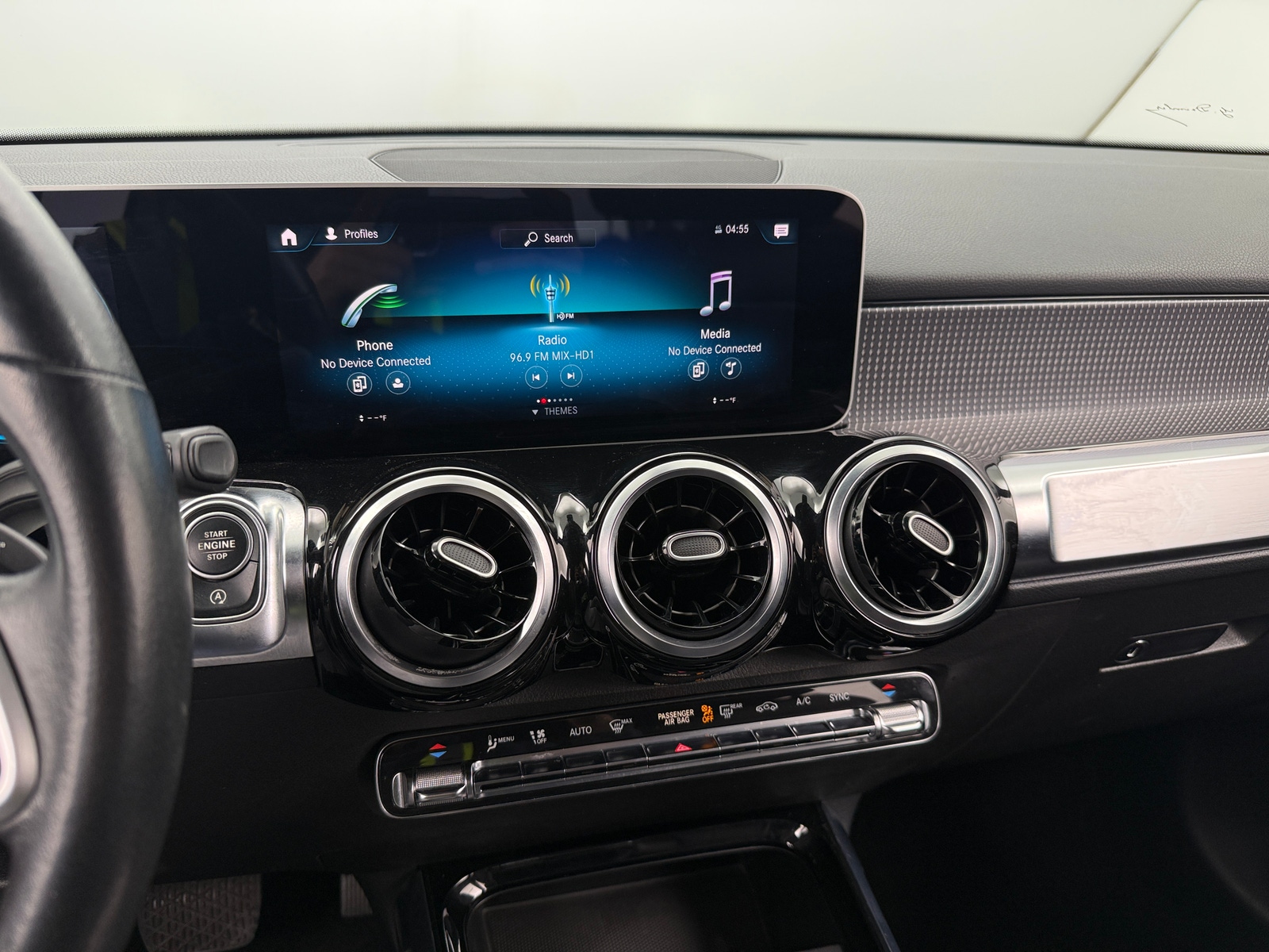 Thumbnail: 2020 Mercedes-Benz GLB - 3