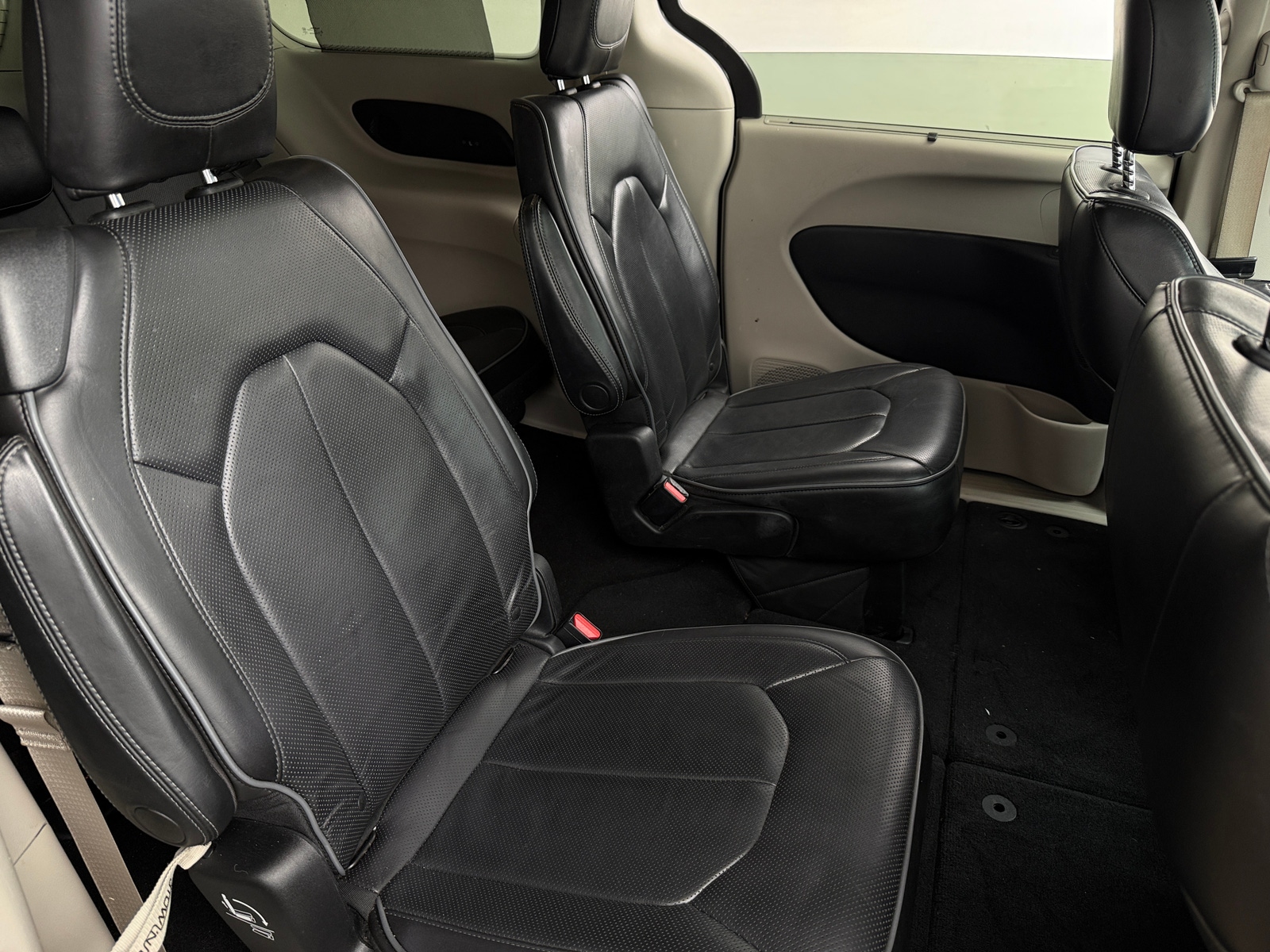 Thumbnail: 2020 Chrysler Pacifica - 5