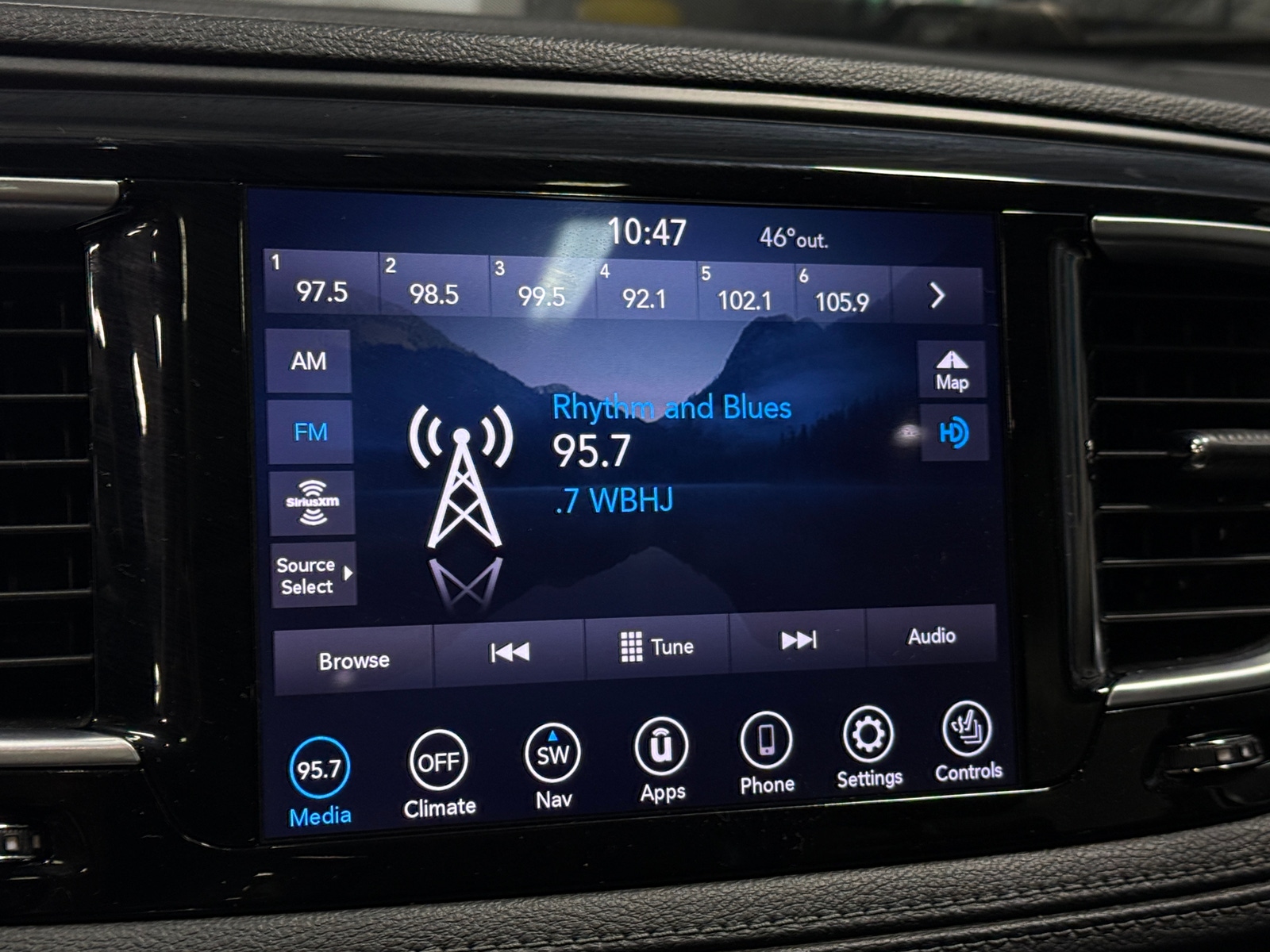 Thumbnail: 2020 Chrysler Pacifica - 3