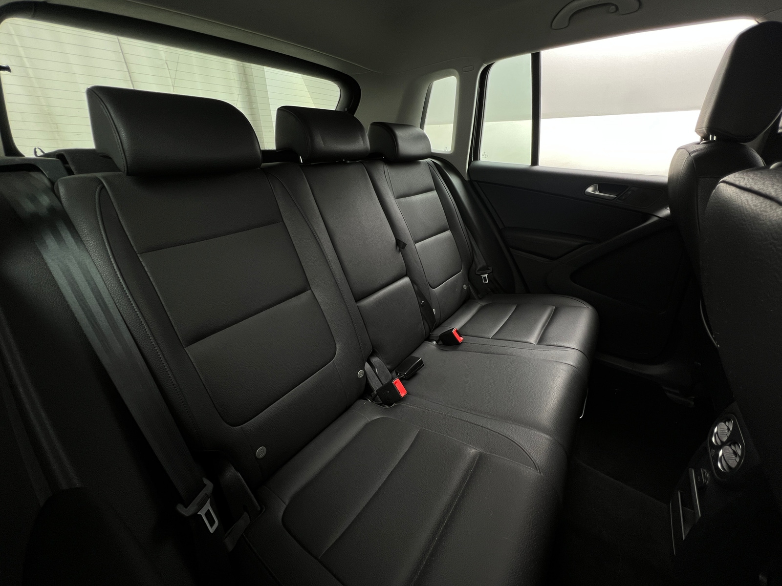 Thumbnail: 2016 Volkswagen Tiguan - 6