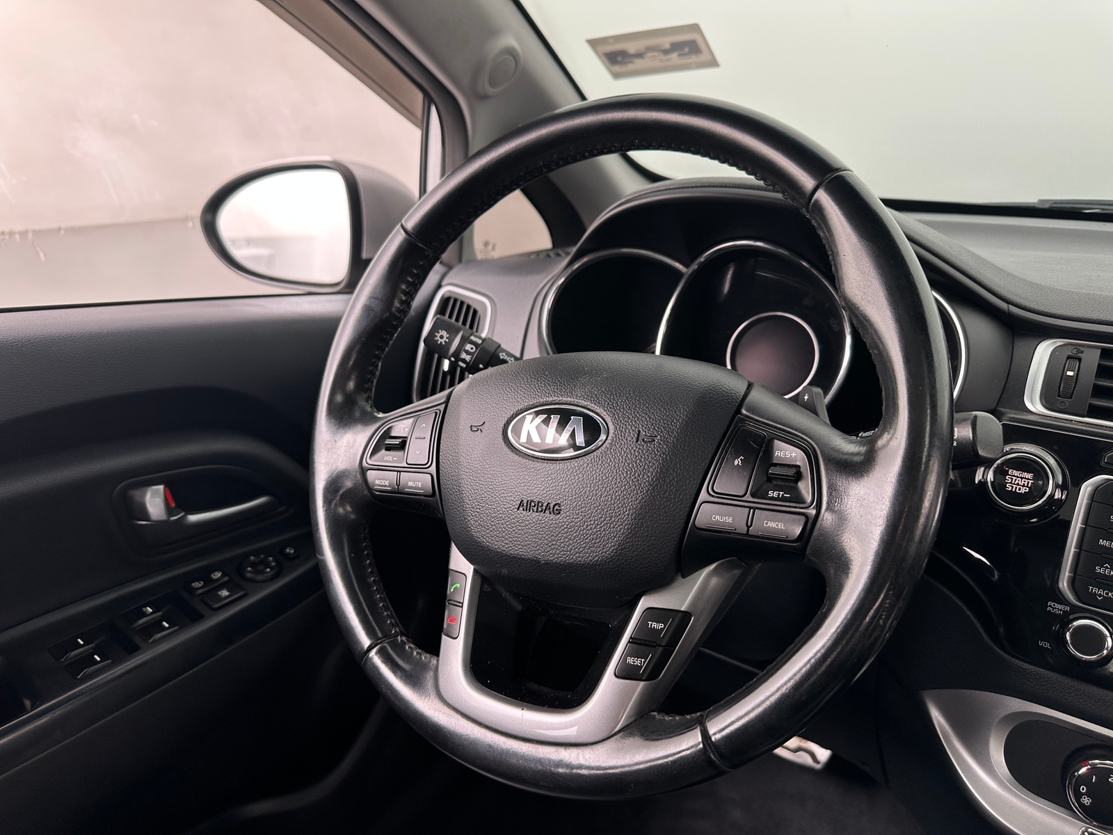 Thumbnail: 2016 Kia Rio - 4