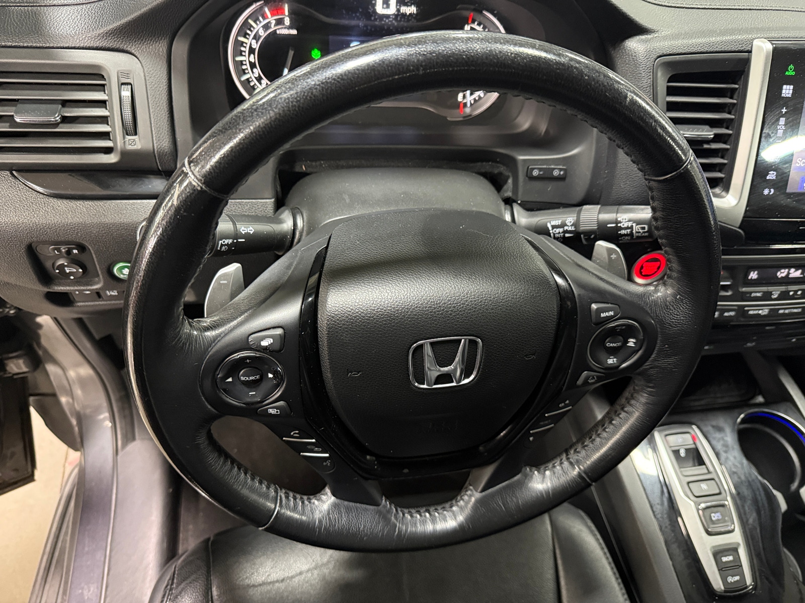 Thumbnail: 2016 Honda Pilot - 4