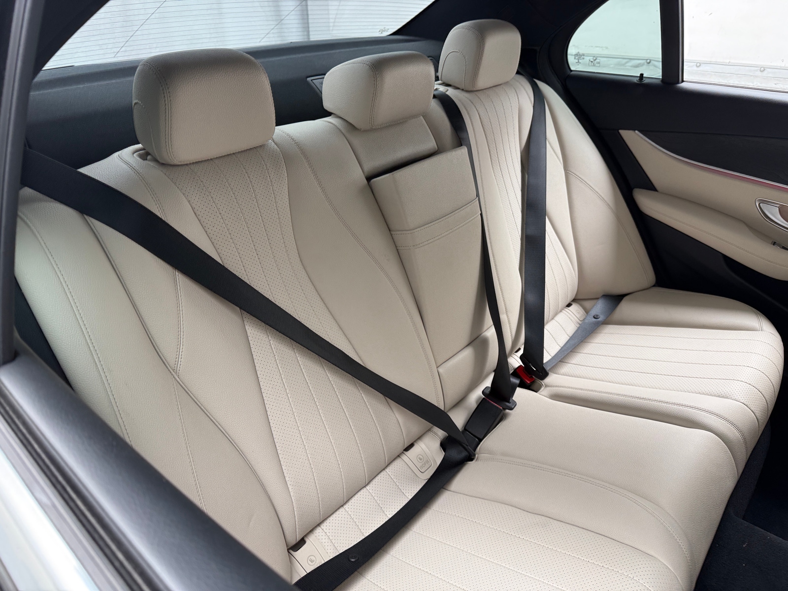 Thumbnail: 2017 Mercedes-Benz E-Class - 5