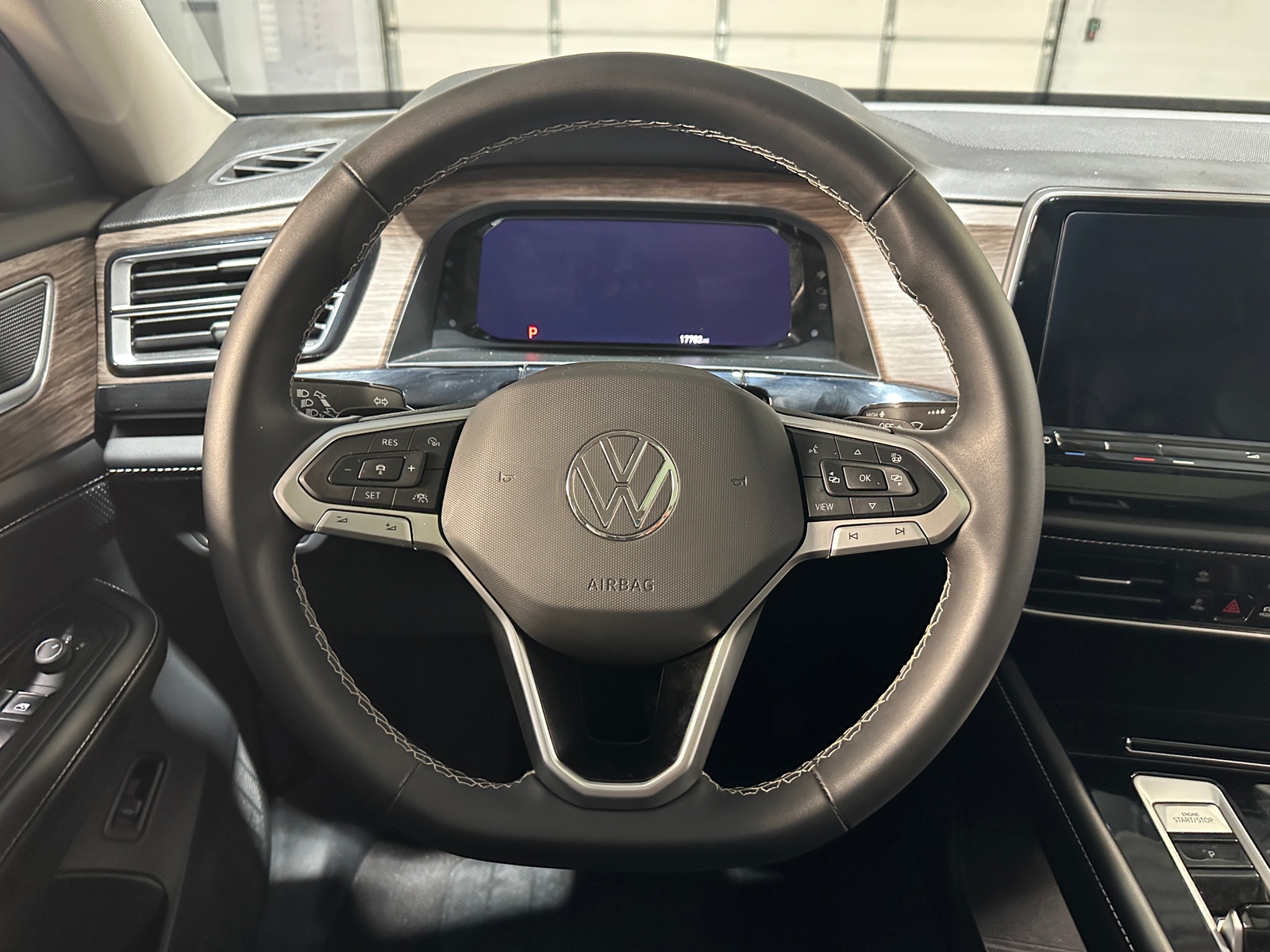 Thumbnail: 2024 Volkswagen Atlas - 4