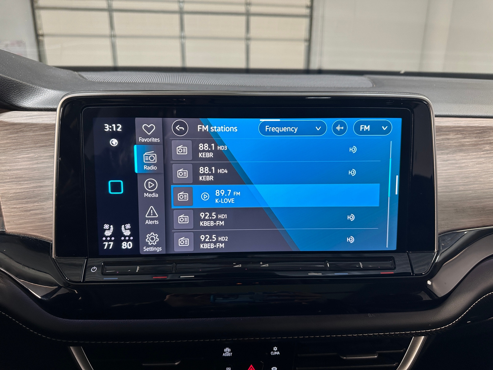 Thumbnail: 2024 Volkswagen Atlas - 3