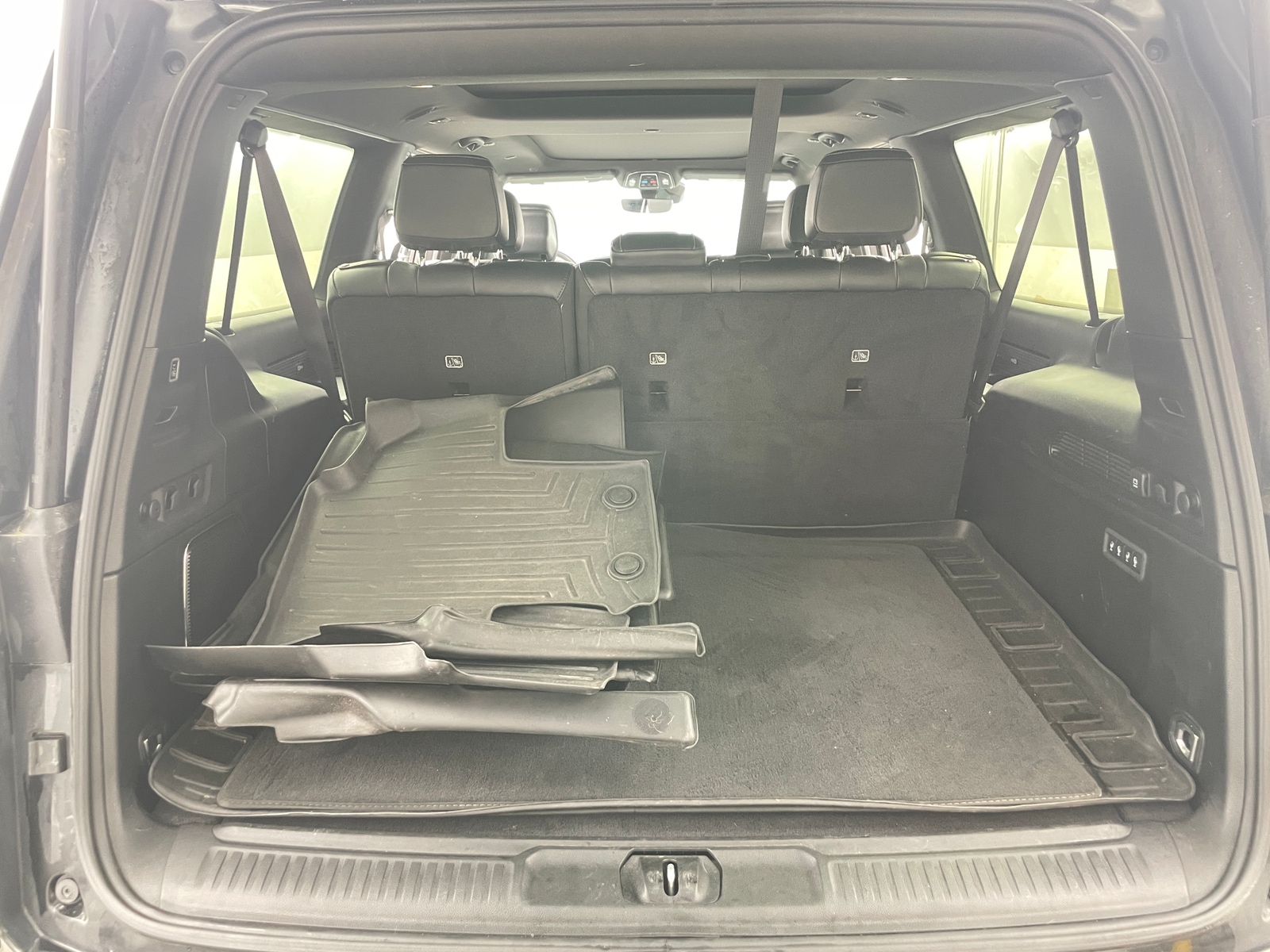 Thumbnail: 2023 Jeep Wagoneer - 6