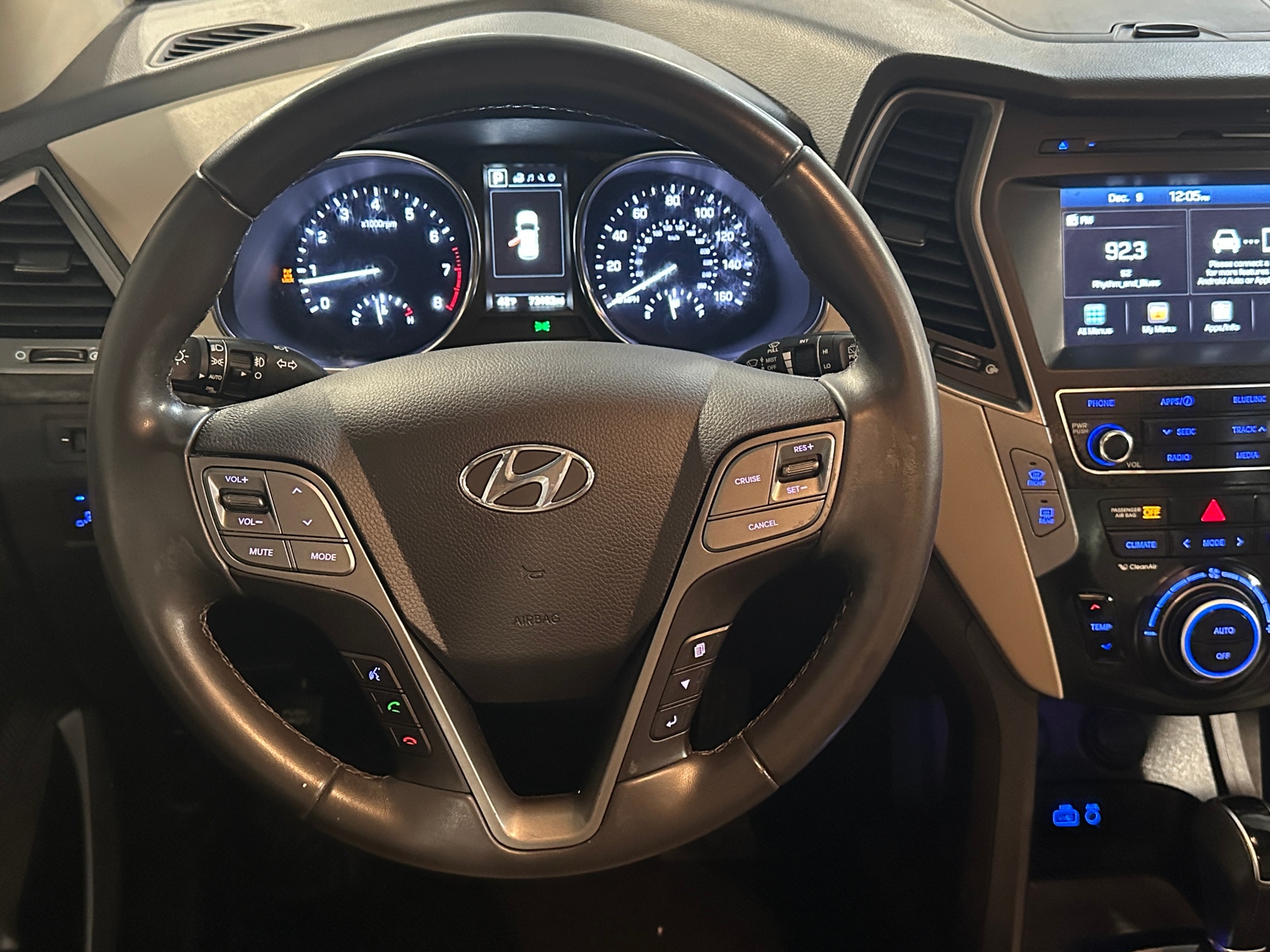 Thumbnail: 2017 Hyundai Santa Fe - 4