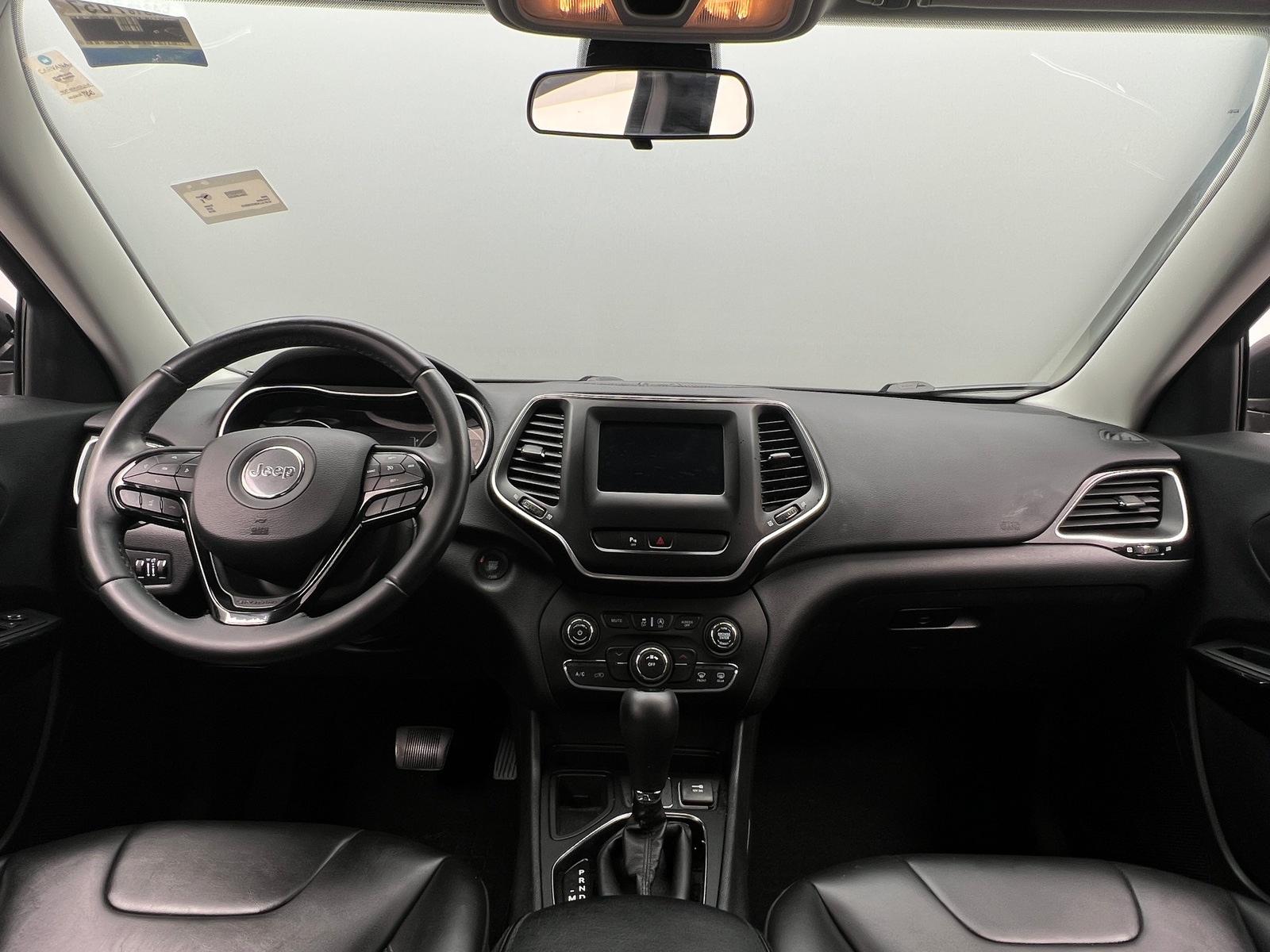 Thumbnail: 2019 Jeep Cherokee - 3