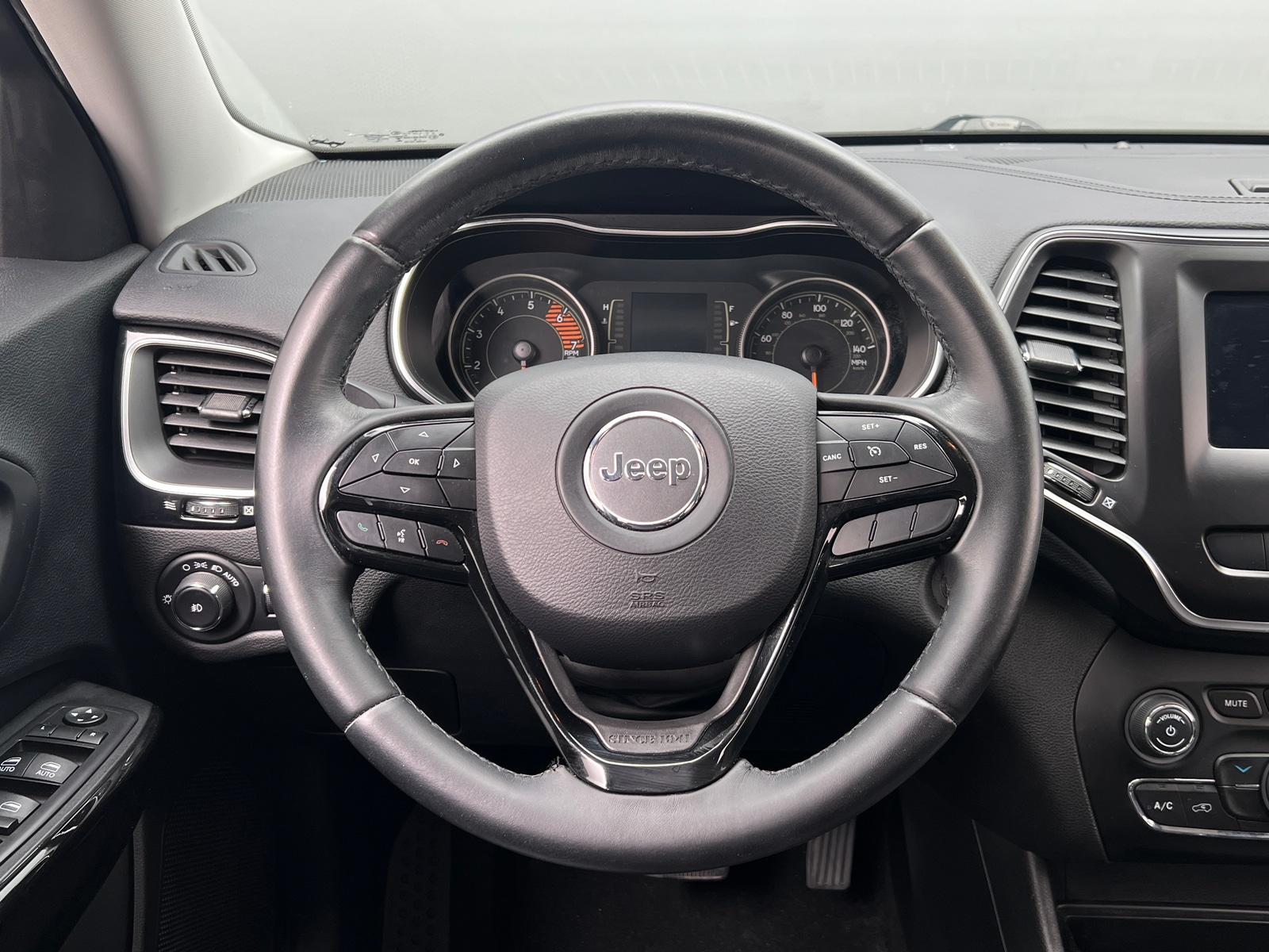 Thumbnail: 2019 Jeep Cherokee - 5