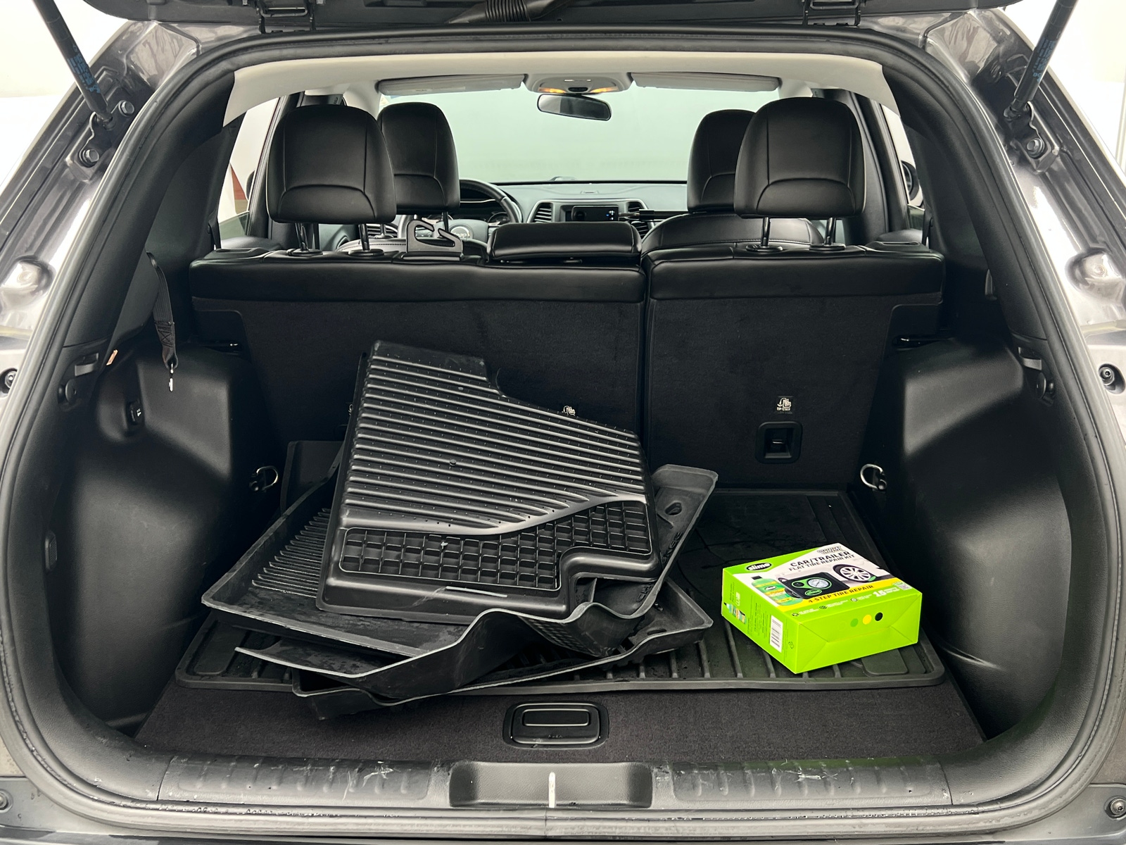 Thumbnail: 2019 Jeep Cherokee - 7